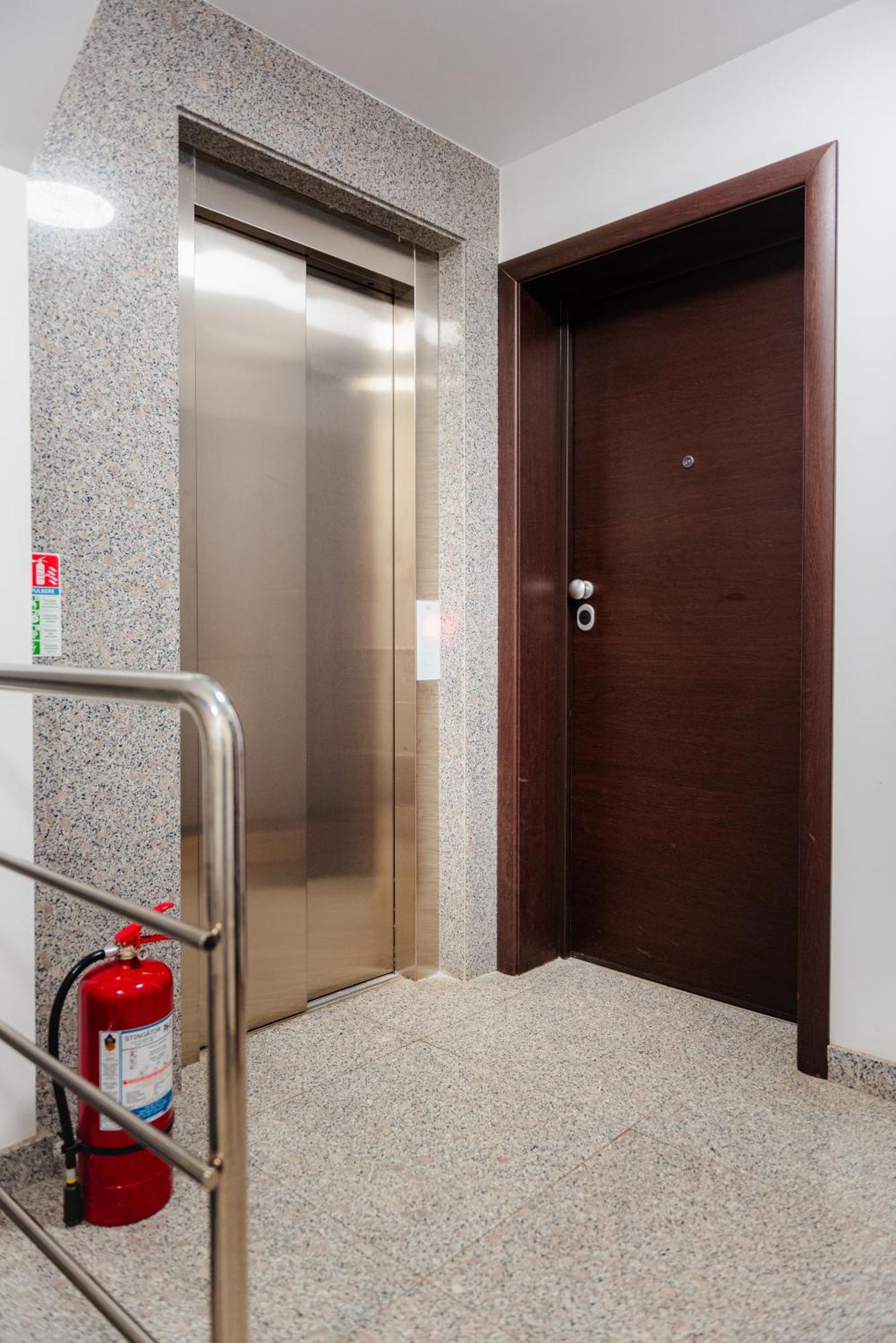 Downtown Apartment Boutique - Blue & Pink بوخارست المظهر الخارجي الصورة