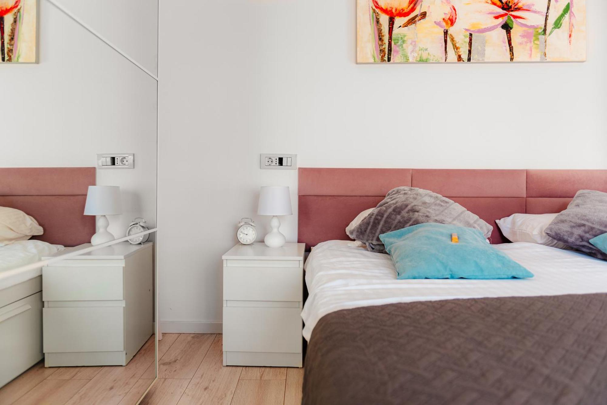 Downtown Apartment Boutique - Blue & Pink بوخارست المظهر الخارجي الصورة