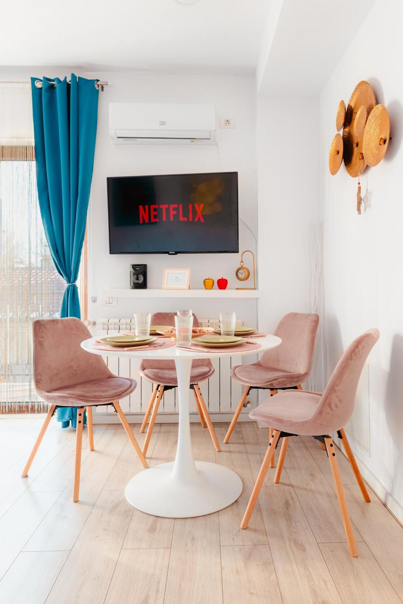 Downtown Apartment Boutique - Blue & Pink بوخارست المظهر الخارجي الصورة